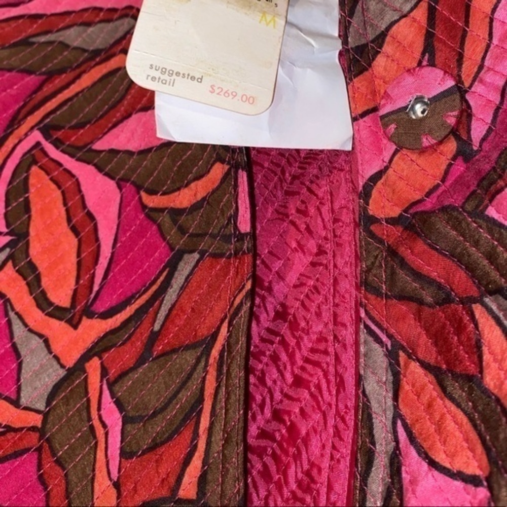 Women's Colorful Quilted Jacket - Picture 3 of 4